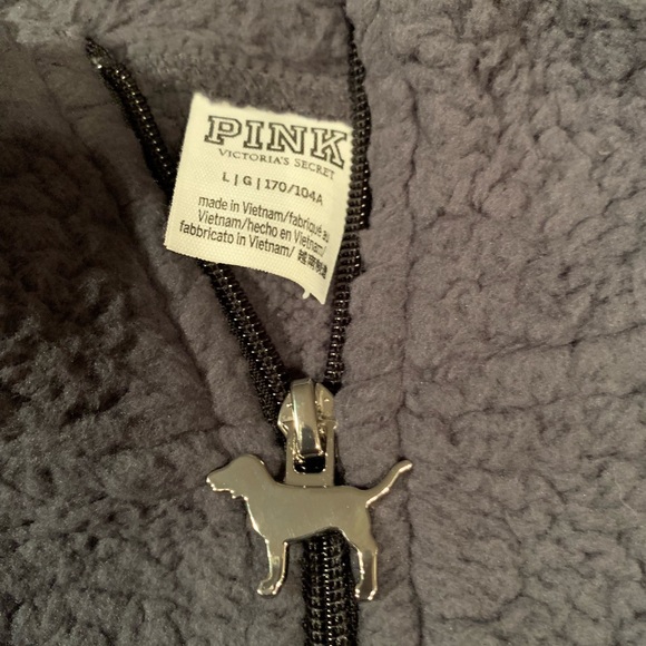 BNWT Pink Victoria’s Secret Gray Sherpa Vest - Picture 5 of 7